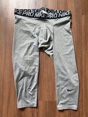 Nike Men’s Light Gray Athletic Leggings with Logo Waistband
